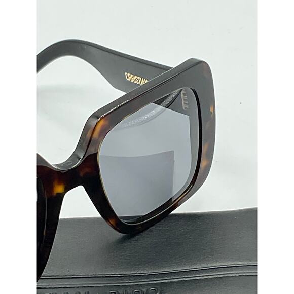 Christian Dior Wildior Sunglasses- Black with Case - Picture 6 of 10